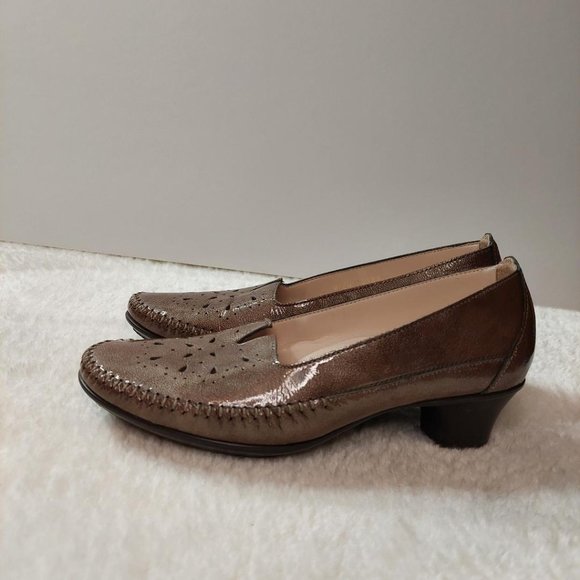 SAS Sonyo Beige Patent Comfort Lightweight Pump - Size 7 - Picture 3 of 9